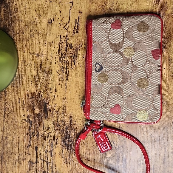 Vintage Coach Poppy Small Wristlet - Picture 2 of 10